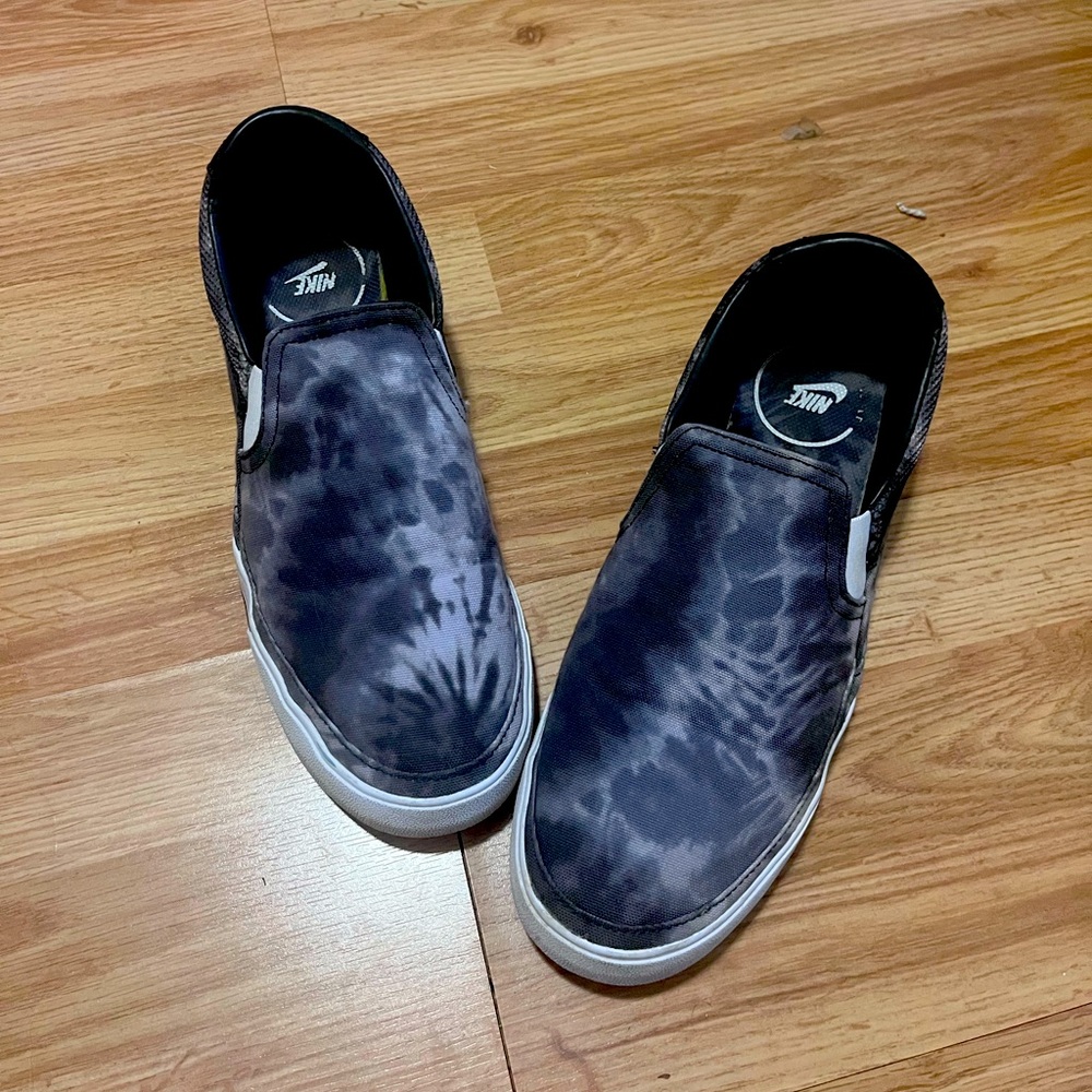 Nike Men's Black Tie-Dye Slip-On Shoes